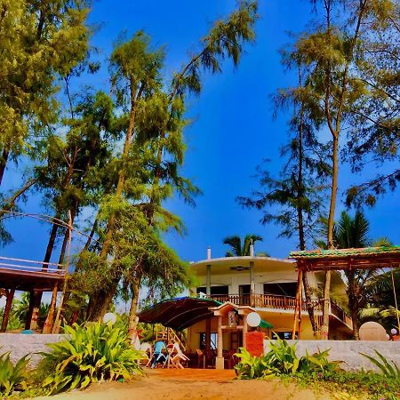 Sam & San Beach Resort Vengurla Экстерьер фото
